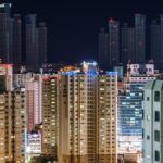 야간 아파트 단지 전경. 사내대출 주택 구입 자금 보증 증가 관련 자료사진